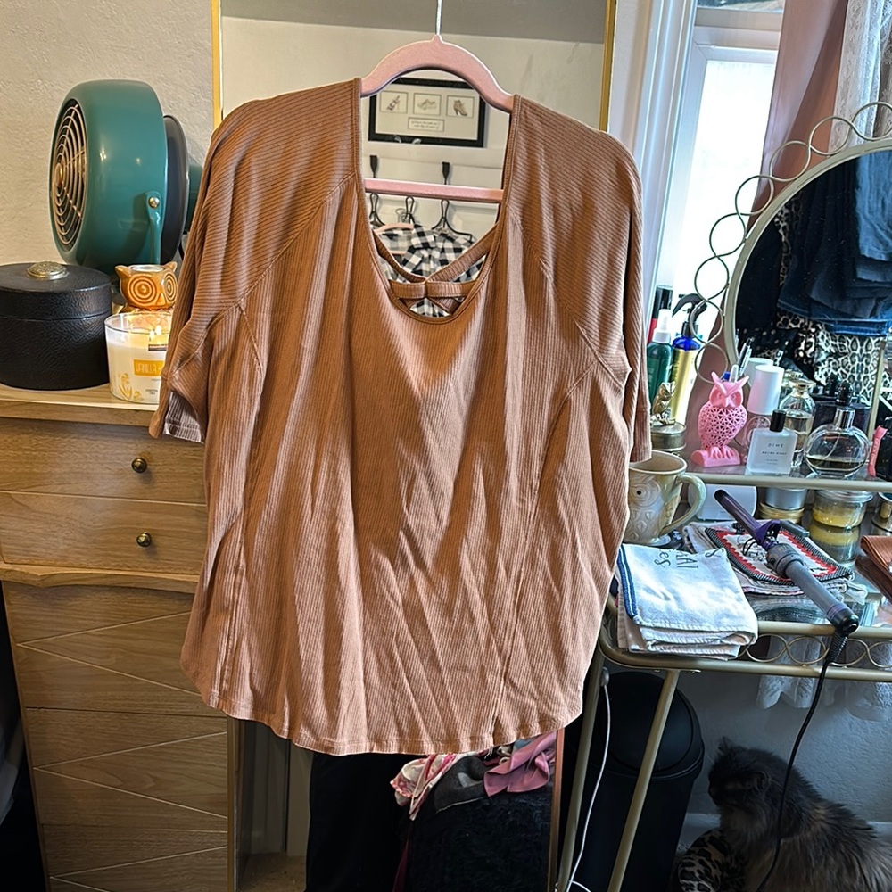 Women’s plus size ribbed top